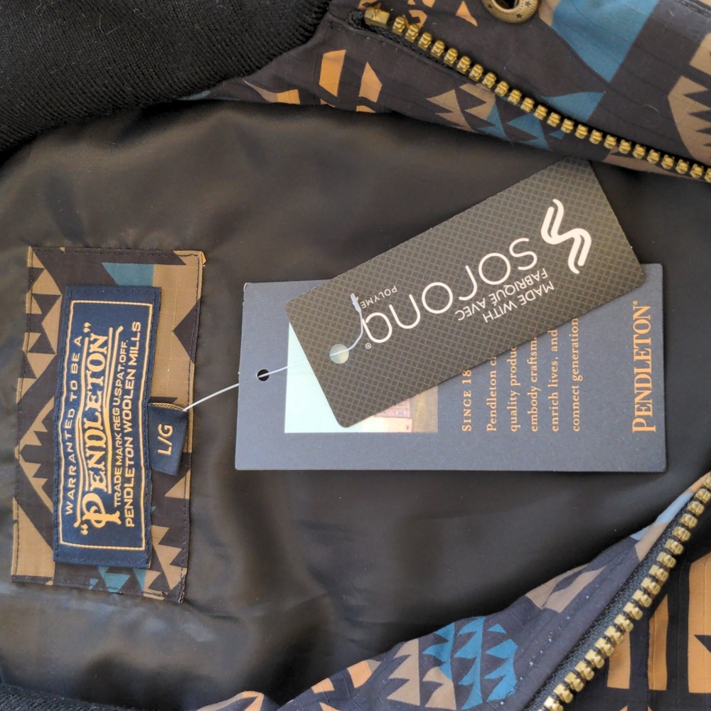 Pendleton Geometric Pattern Quilted Vest, Large - Picture 3 of 6